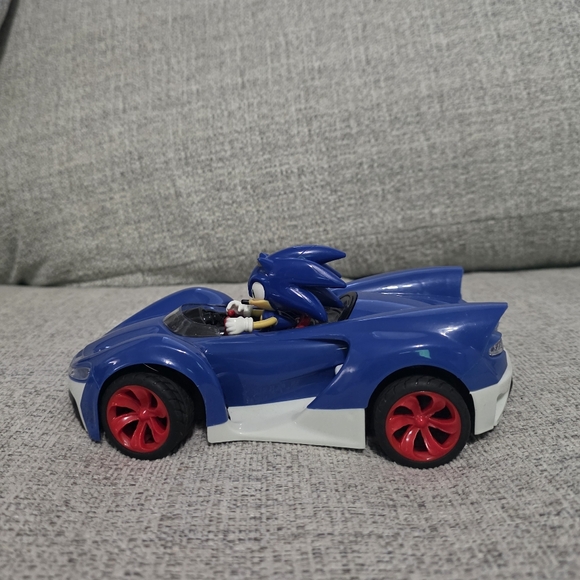 Sonic The Headgehog Blue Racing Car Toy - Picture 4 of 11